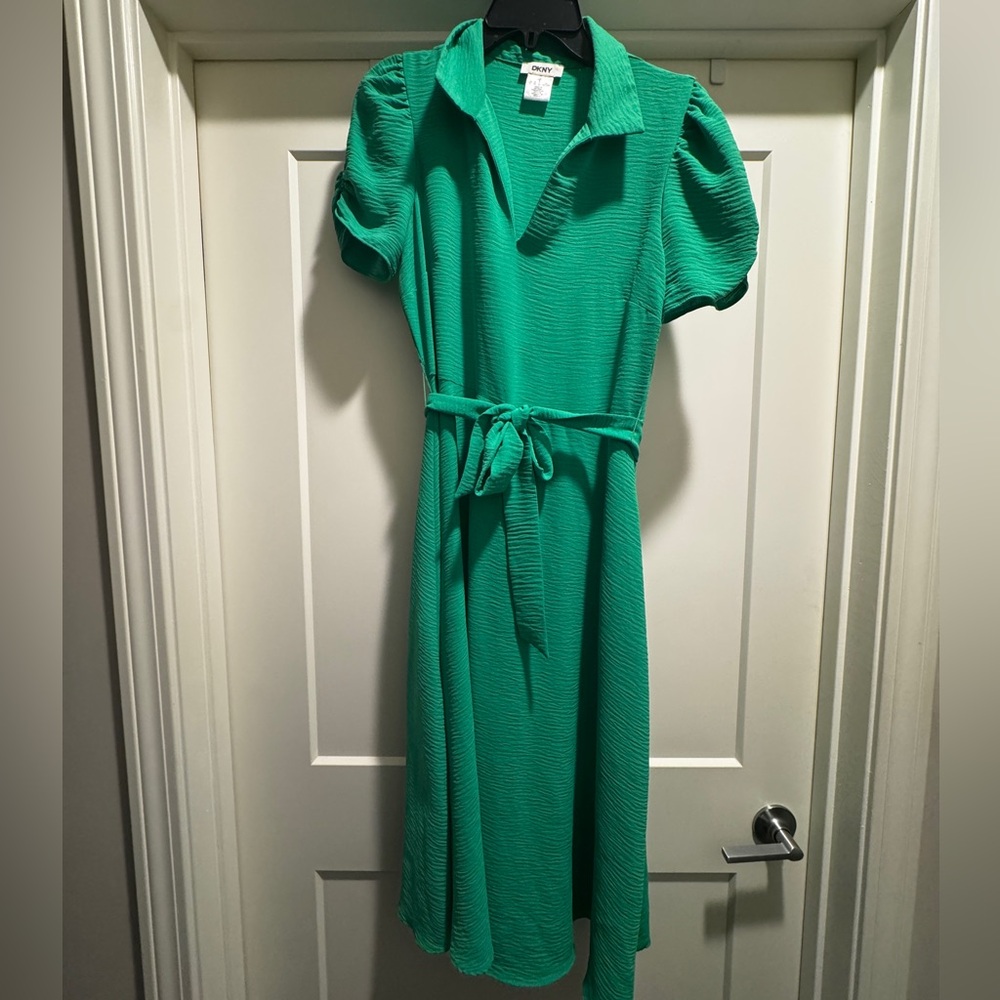 Emerald Green textured Midi Dress with Puff Sleeves